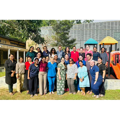 Study Abroad group photo with the Ayati team